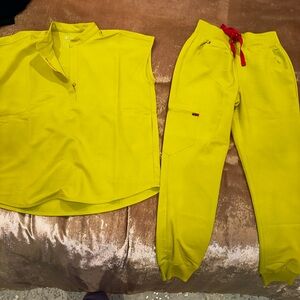 FIGS Rafaela top & high waisted Zamora jogger